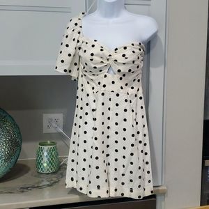 CUTE Gianni Bini 1-shoulder polka dotted romper *NWT* size medium